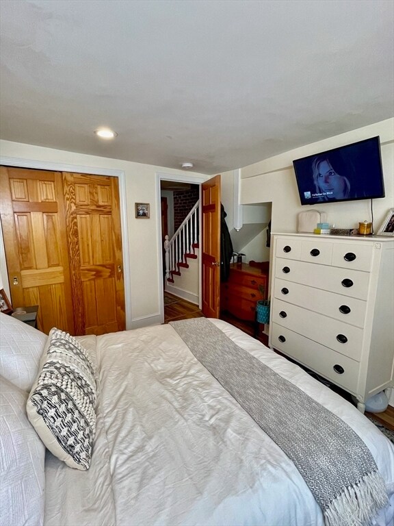 Building Photo - 46 Hull St