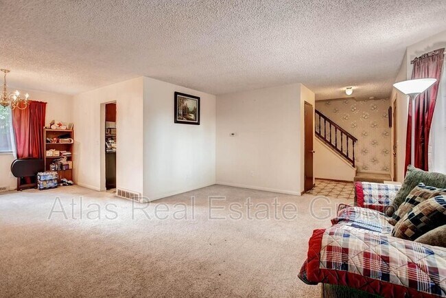 Building Photo - 9108 W 75th Pl
