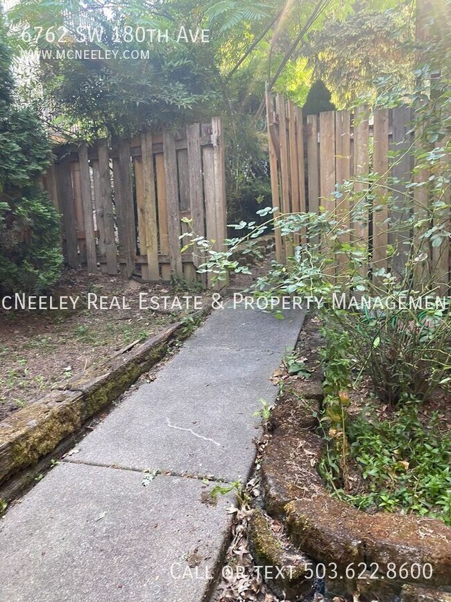 Building Photo - 6762 SW 180th Ave