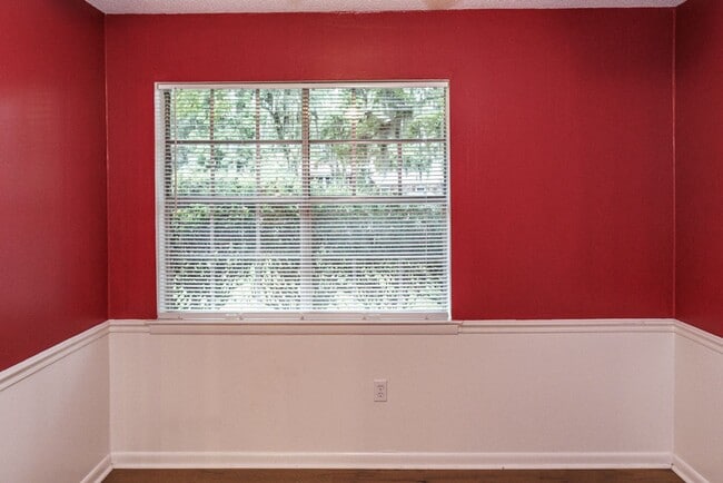 Building Photo - Beautiful 4 bedroom in the heart of Mossy Oaks!