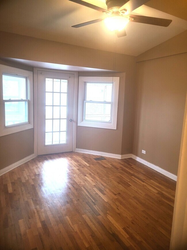 Building Photo - 630 Whitney Ave