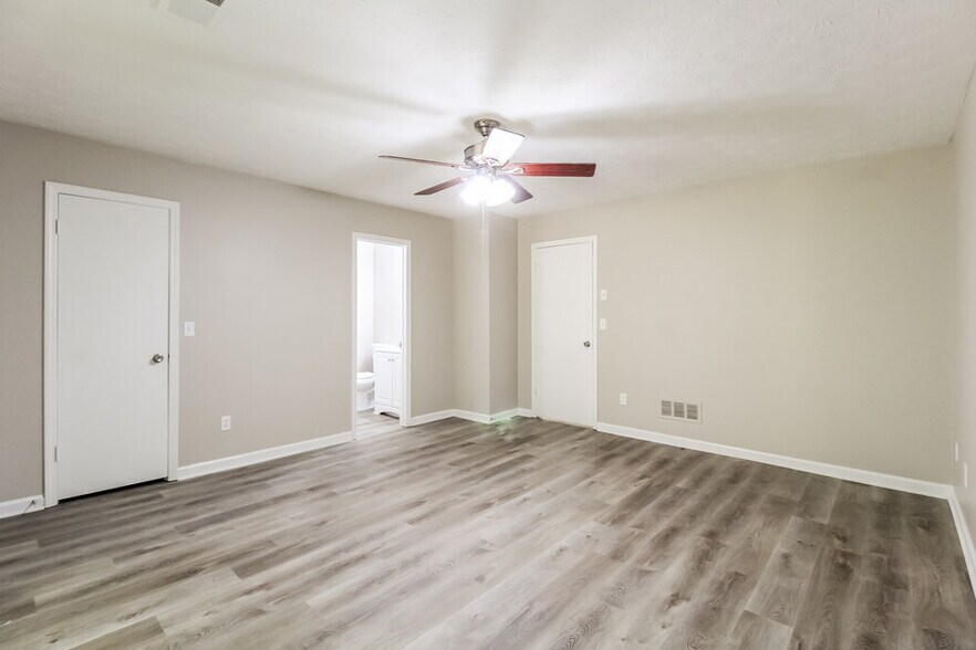 Building Photo - 3010 Randolph Ct NE