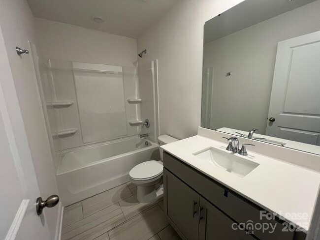 Building Photo - 1233 30th St Ln NE