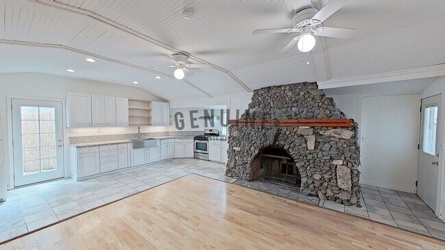 Primary Photo - Adorable 2Bd 2Ba Home in Silverado Canyon
