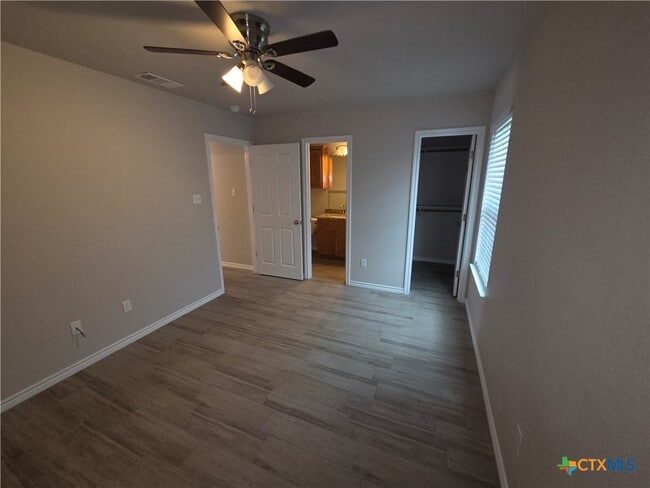 Building Photo - 332 Arnold Dr