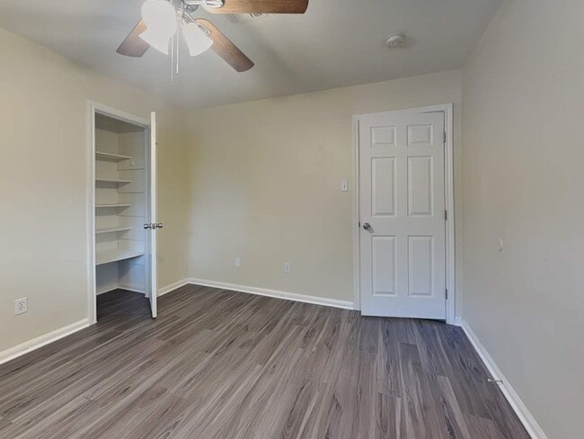 Building Photo - 11639 Idlebrook Dr