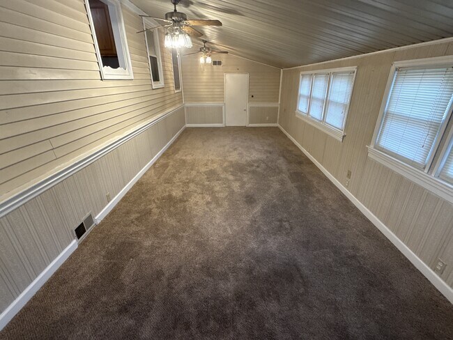 Building Photo - 223 Wiegel Dr