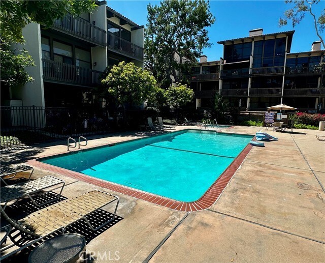 Building Photo - 7212 Marina Pacifica Dr N