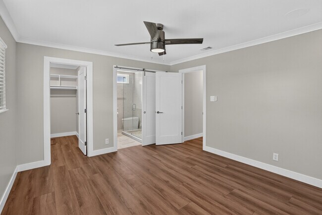 Building Photo - 2833 Sandbrook Ct