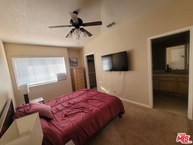 Building Photo - 78920 Skyward Way