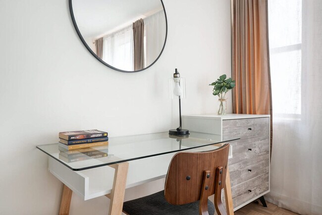 Building Photo - 244 E 75th St