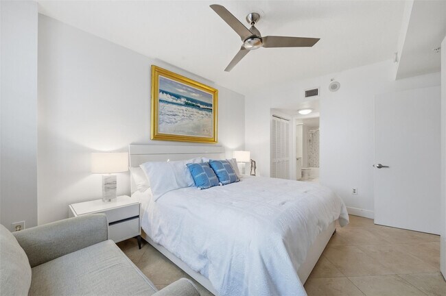 Building Photo - 3020 NE 32nd Ave