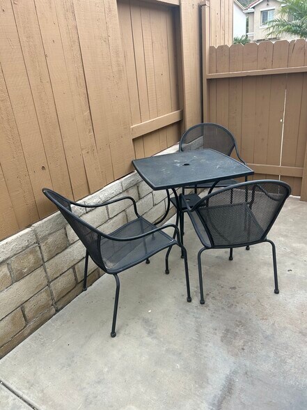 Building Photo - 521 Island Breeze Ln