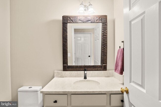 Building Photo - 2082 Deer Run Dr