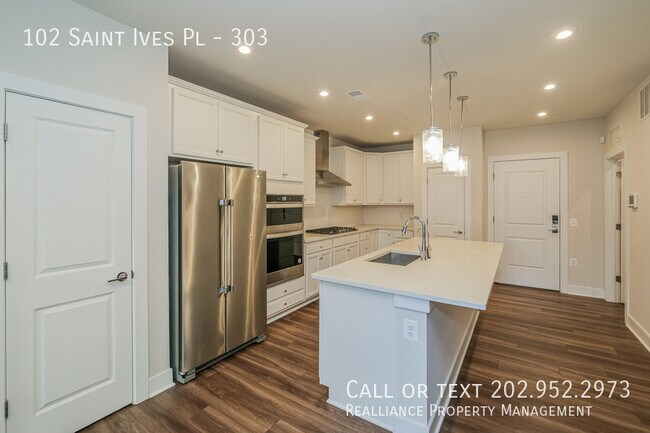 Building Photo - 102 St Ives Pl