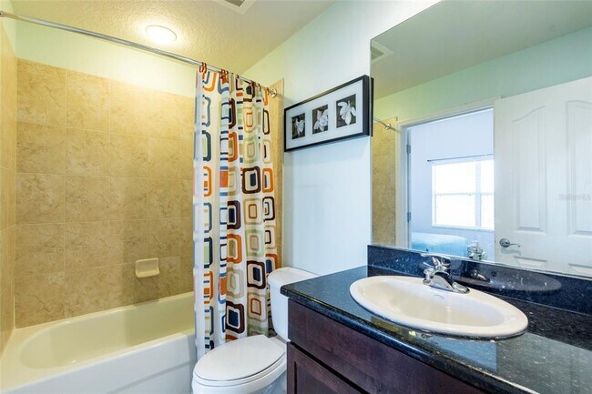 Building Photo - 636 Wells Ct