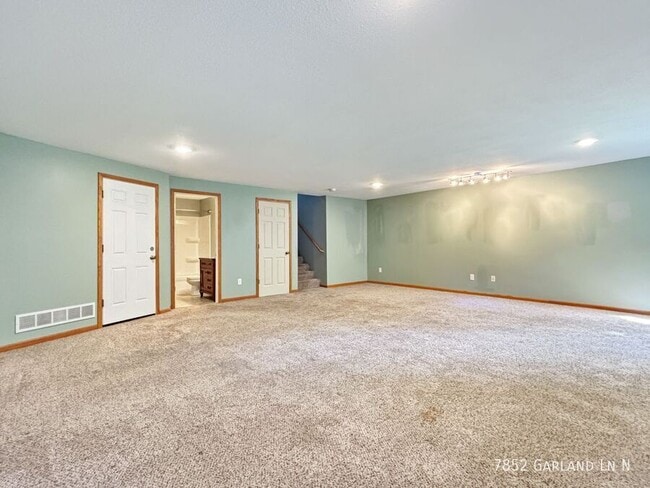Building Photo - 7852 Garland Ln N