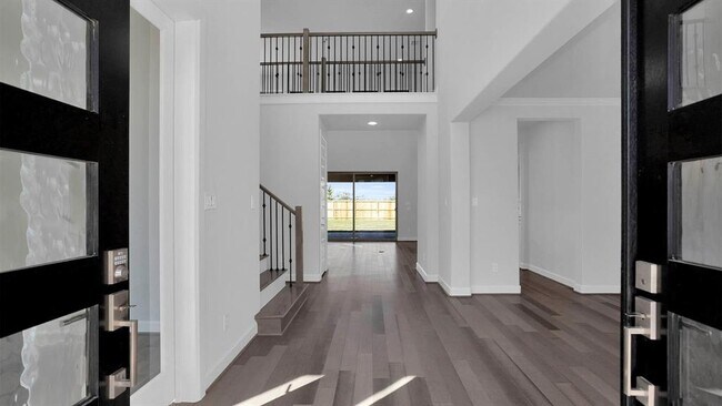 Building Photo - 6802 Mirabeau Ln