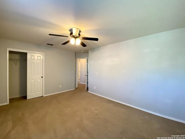 Building Photo - 215 Coopers Hawk