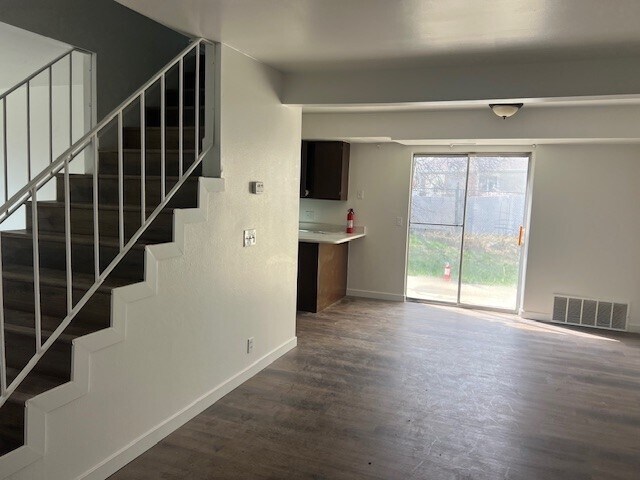 Building Photo - 7426 Launa Dr