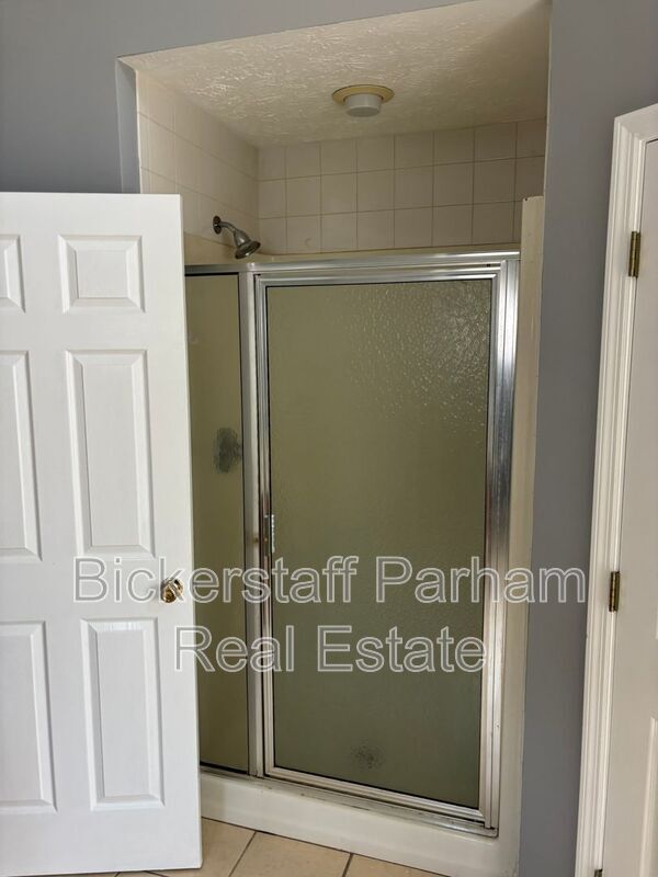 Building Photo - 1070 Watervalley Dr