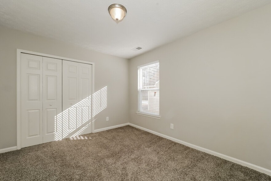 Building Photo - 8416 Somerton Cir