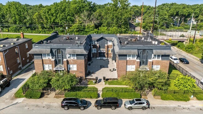 Building Photo - 3528 E Fall Creek Pkwy N Dr