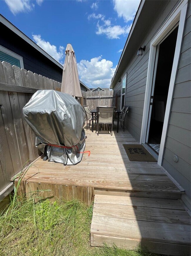 Building Photo - 2821 Dezmond Diamond Ct