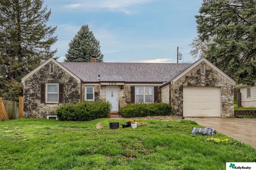 Primary Photo - 706 N 72nd St