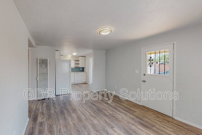 Building Photo - 1717 Griegos Rd NW