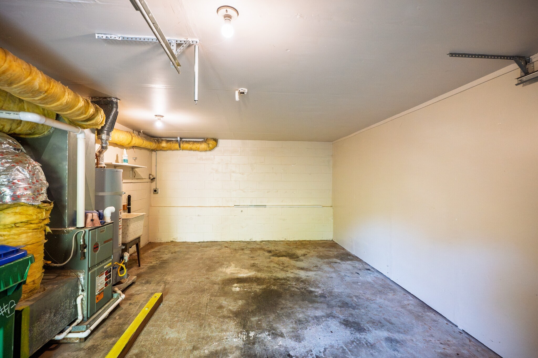 Building Photo - 951 Shaws Flat Rd