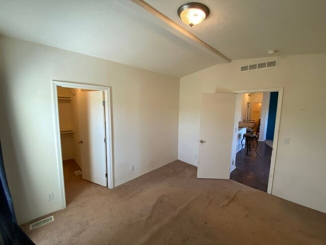 Building Photo - 3 bedroom 2 bath Manufactured home