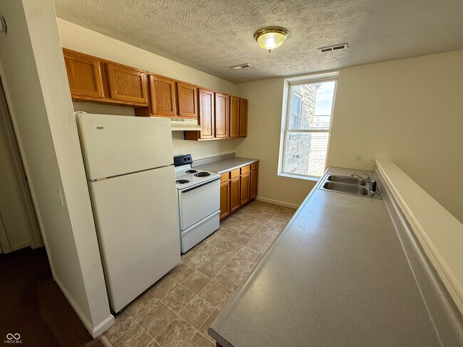 Building Photo - 315 N Jackson St