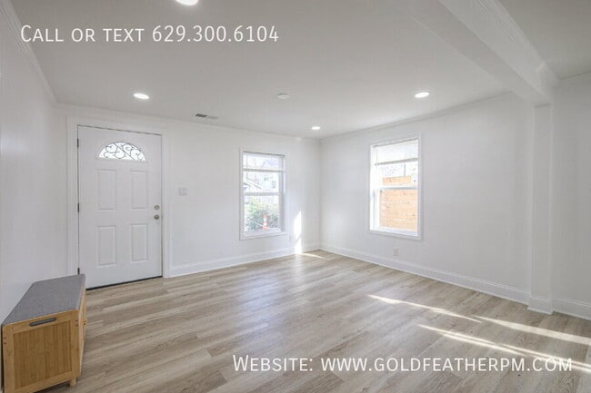 Building Photo - 1707 17th Ave N