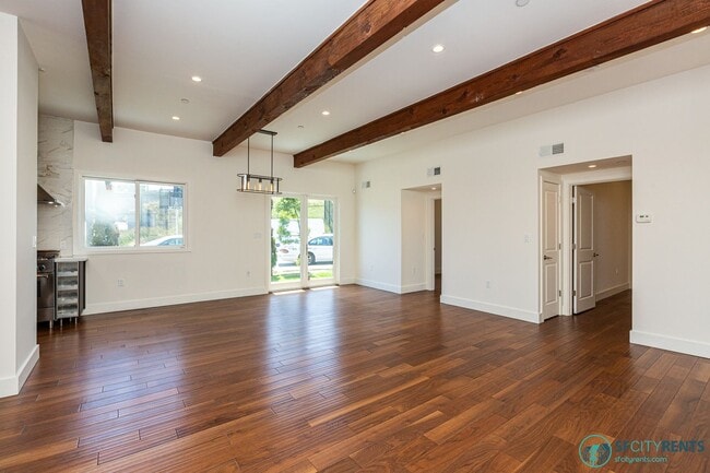 Building Photo - Miraloma: Remodeled & Detached Single Fami...