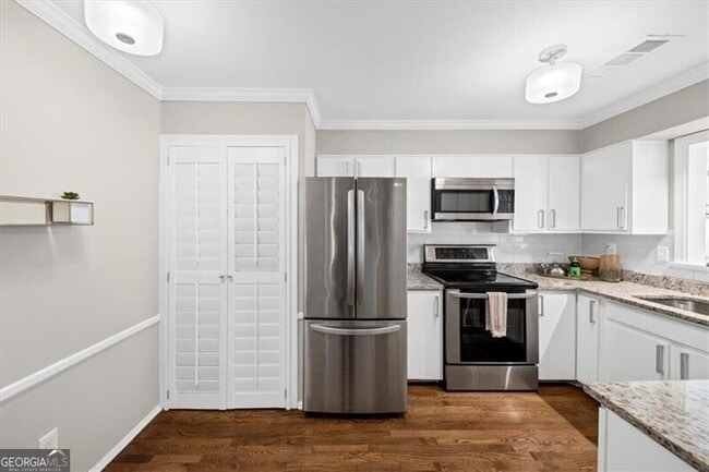 Building Photo - 37 La Rue Pl NW