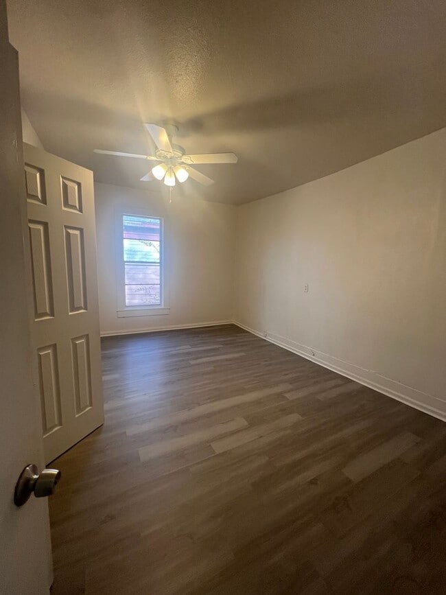 Building Photo - Section 8 Accepted