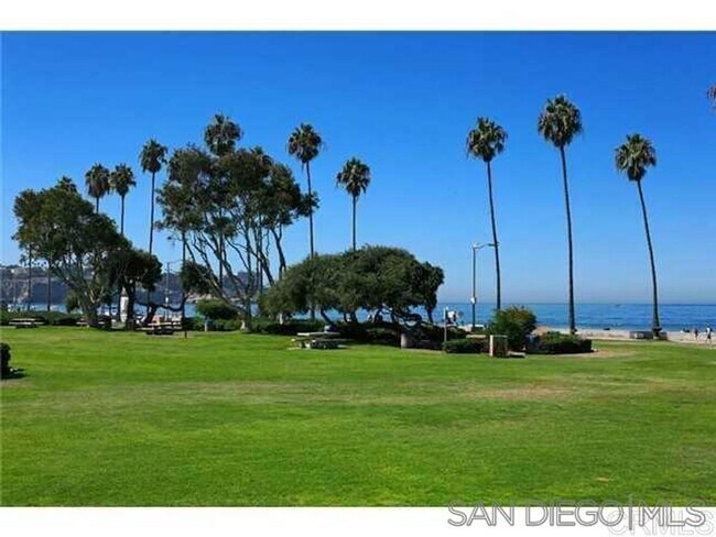 Building Photo - FULLY FURNISHED 2 BED/2 BATH CONDO IN LA JOLLA