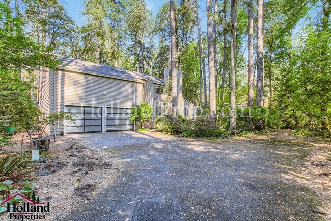 Building Photo - Coming Soon!   Peaceful Retreat in a Seclu...