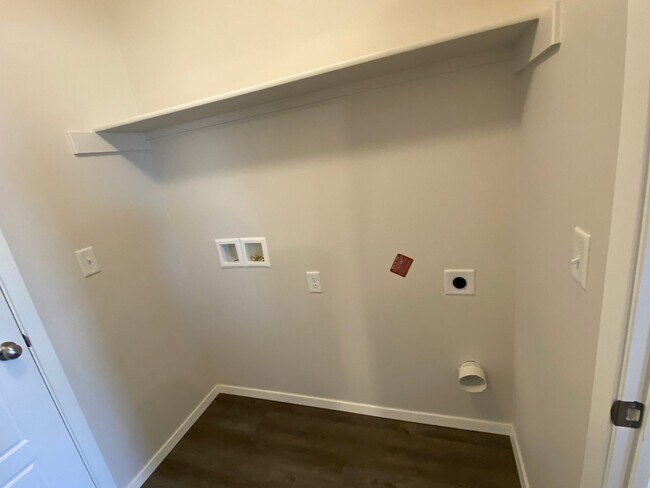 Building Photo - Pre-Leasing Now! | Your New Home Awaits — Modern 3-Bedroom Home in East Village