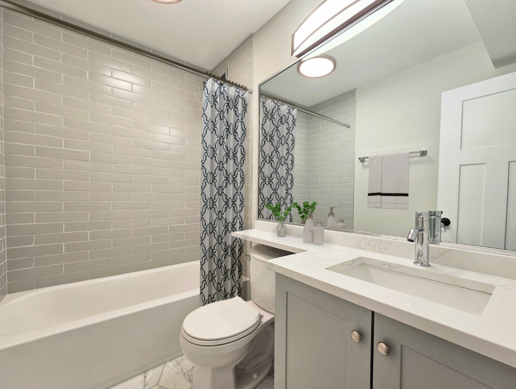 Building Photo - 1223 N La Salle Dr