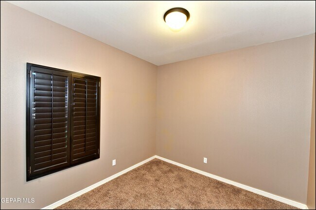 Building Photo - 3741 Loma Adriana