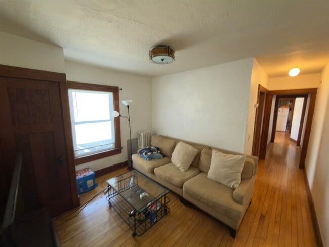 Building Photo - 213 S Broom St