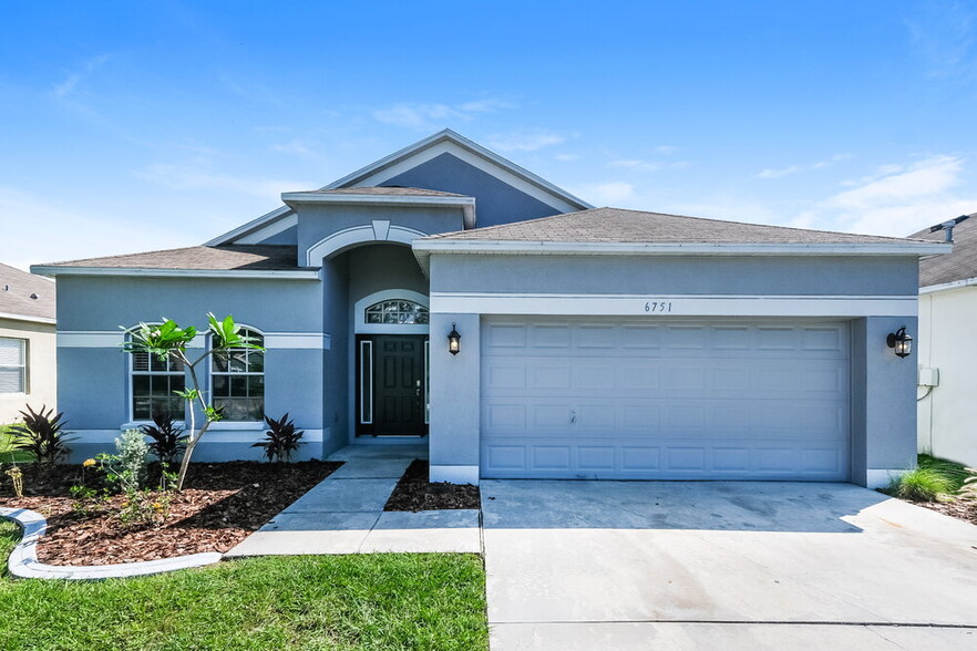 Primary Photo - 6751 Monarch Park Dr