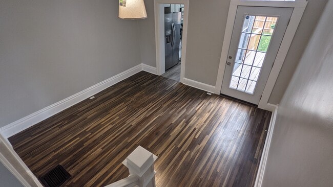 Building Photo - 423 Frebis Ave