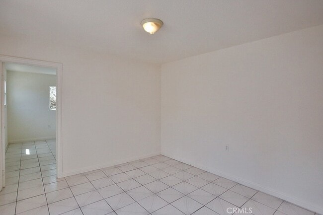 Building Photo - 607 Camulos St