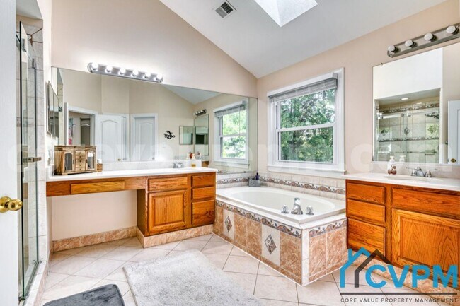 Building Photo - 13017 Weiss Dr