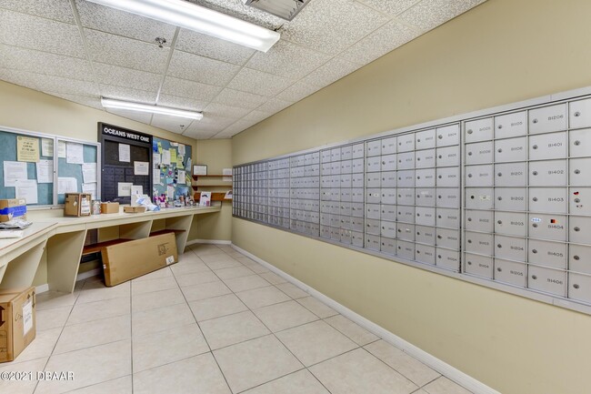 Building Photo - 1 Oceans W Blvd