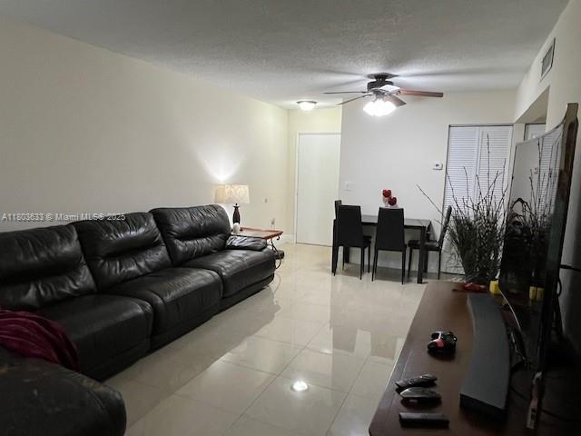 Building Photo - 9715 Fontainebleau Blvd