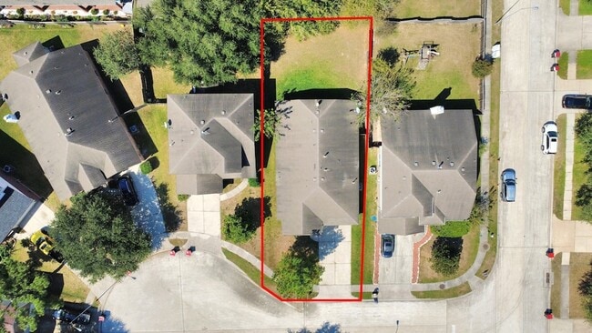 Building Photo - 20919 New Leaf Ct